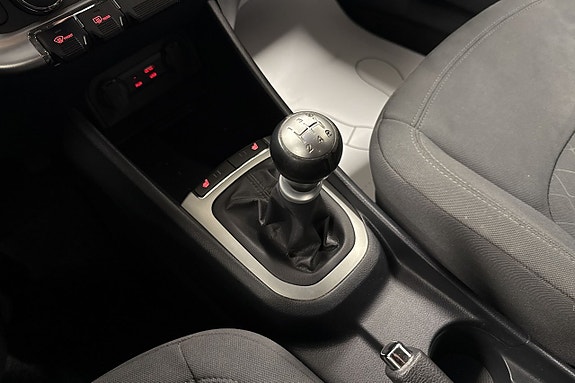 Kia Rio 15 of 19