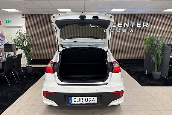 Kia Rio 9 of 19