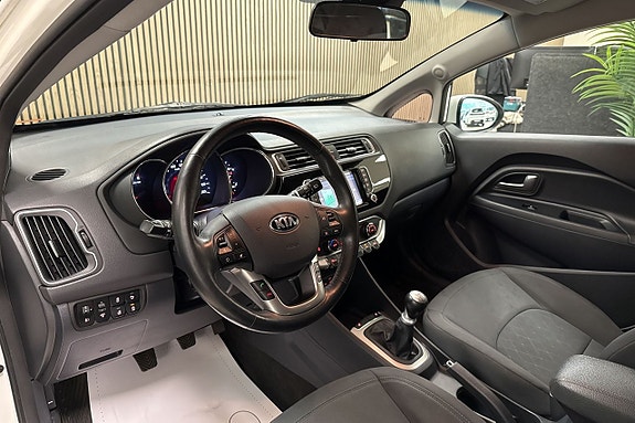 Kia Rio 4 of 19