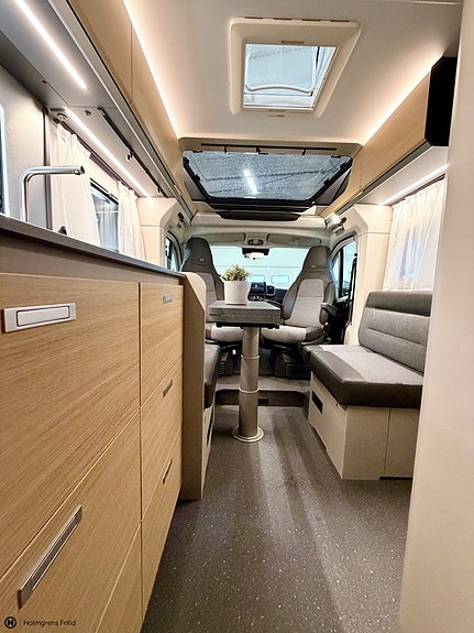 Adria Compact Select DL 13 of 17