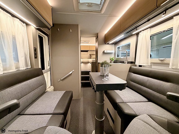 Adria Compact Select DL 2 of 17