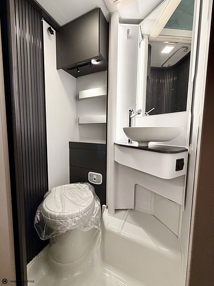 Adria Compact Select DL 14 of 17