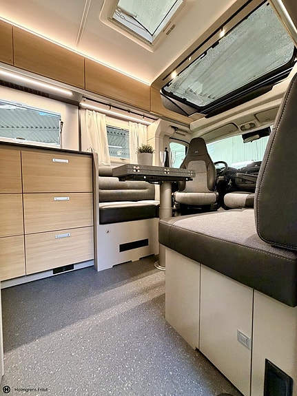 Adria Compact Select DL 7 of 17