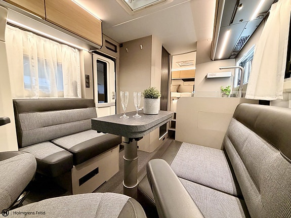 Adria Compact Select DL 8 of 17