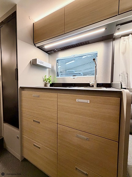 Adria Compact Select DL 9 of 17