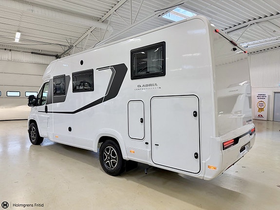 Adria Compact Select DL 4 of 17