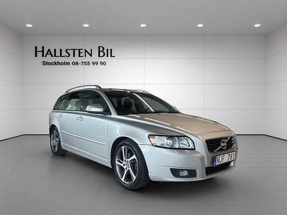 Volvo V50 2 of 23