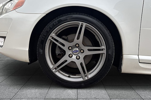 Volvo V70 8 of 15