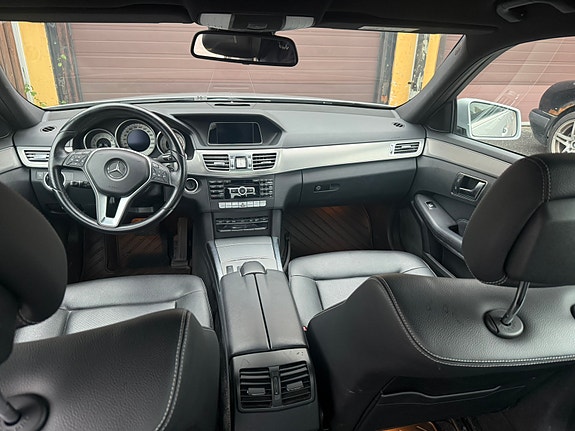 Mercedes-Benz E220 6 of 8