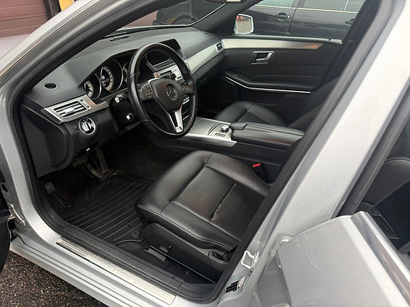 Mercedes-Benz E220 7 of 8