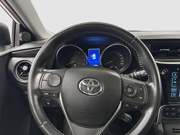Toyota Auris 11 of 13