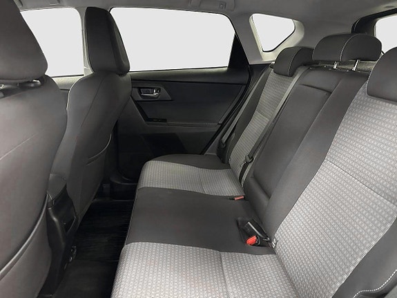 Toyota Auris 9 of 13