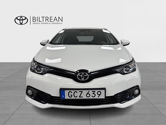 Toyota Auris 6 of 13