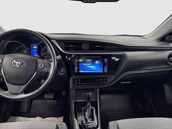 Toyota Auris 10 of 13