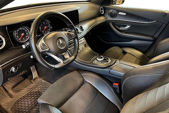 Mercedes-Benz E220 10 of 23
