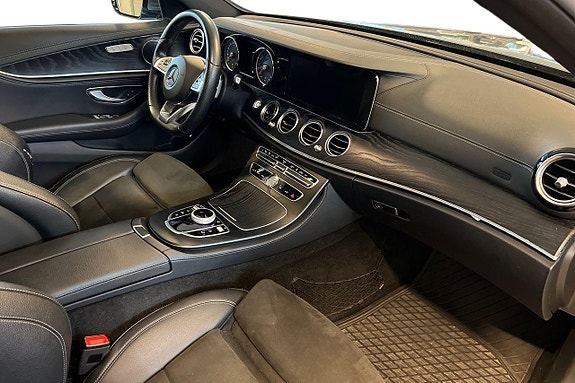 Mercedes-Benz E220 8 of 23
