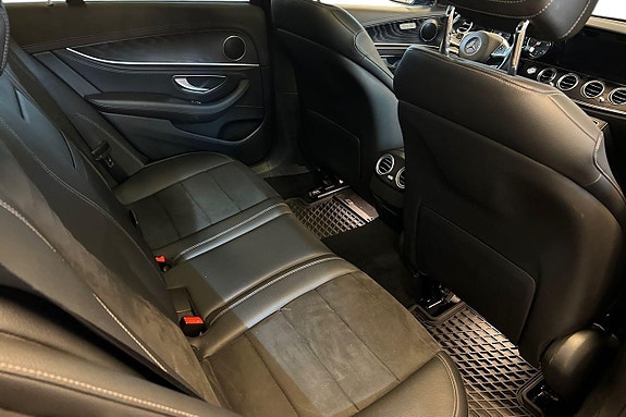 Mercedes-Benz E220 9 of 23