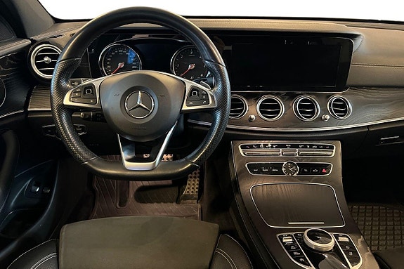 Mercedes-Benz E220 13 of 23