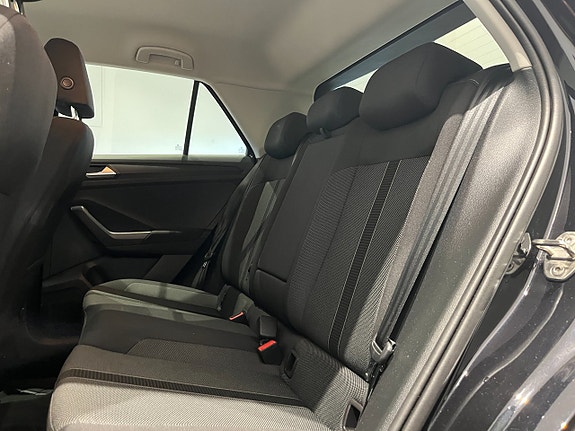 Volkswagen T-Roc 7 of 18