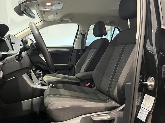 Volkswagen T-Roc 8 of 18