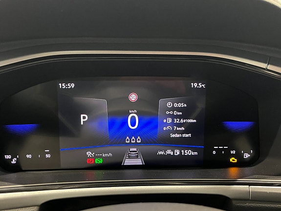 Volkswagen T-Roc 13 of 18