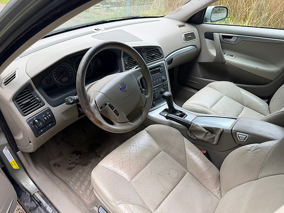 Volvo V70 5 of 6