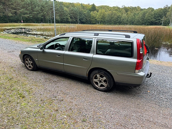 Volvo V70 4 of 6