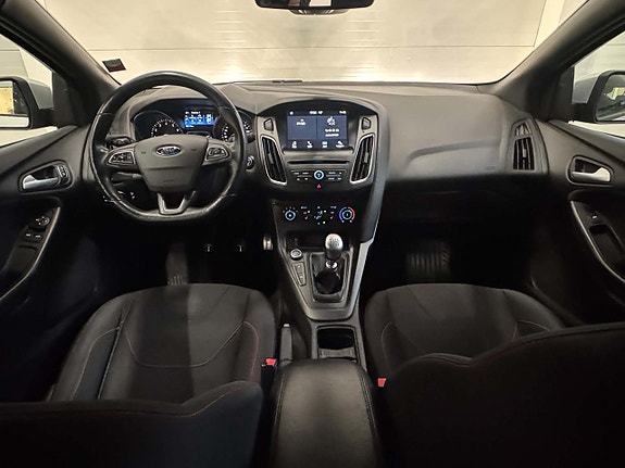 Ford Focus 8 of 18