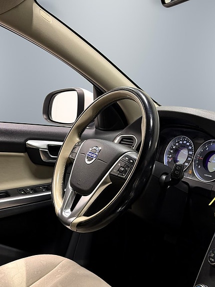 Volvo V60 14 of 24