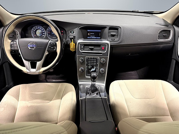 Volvo V60 19 of 24