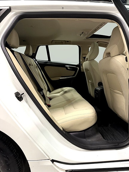 Volvo V60 17 of 24