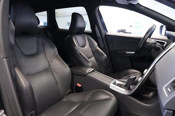 Volvo XC60 15 of 16