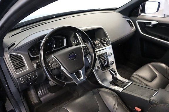 Volvo XC60 8 of 16
