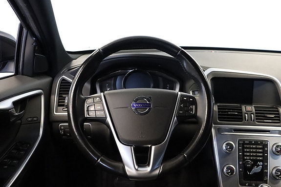 Volvo XC60 7 of 16