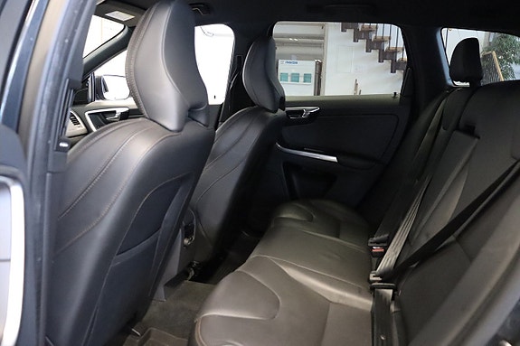 Volvo XC60 14 of 16