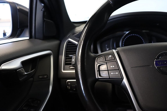 Volvo XC60 9 of 16