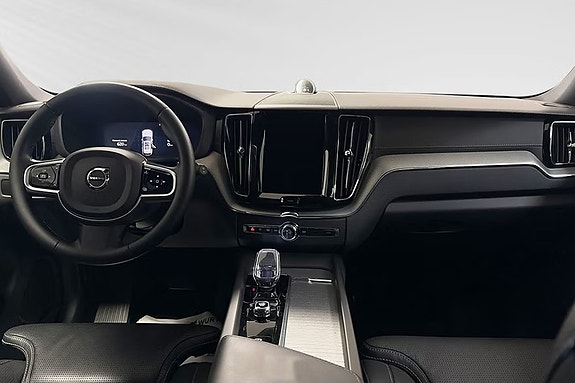 Volvo XC60 7 of 12