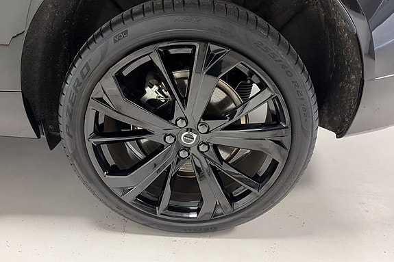 Volvo XC60 5 of 12