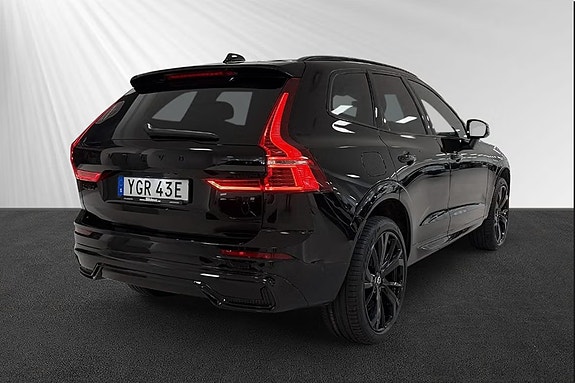 Volvo XC60 2 of 12