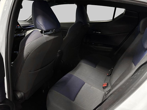 Toyota C-HR 11 of 19