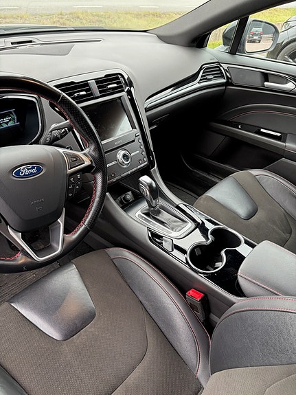Ford Mondeo 3 of 3
