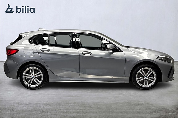 BMW 118i 2 of 13