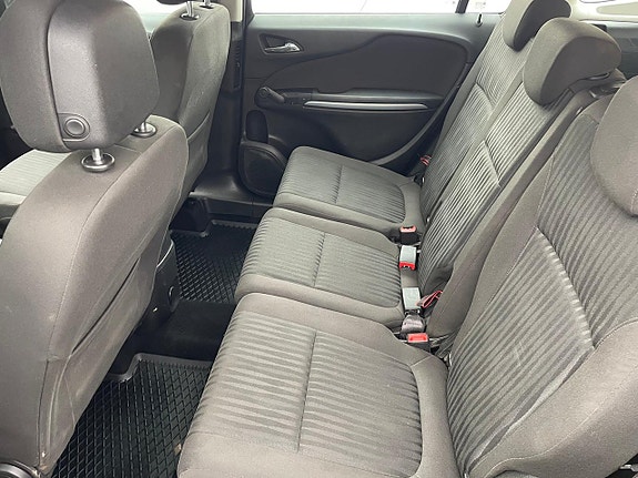 Opel Zafira Tourer 18 of 22