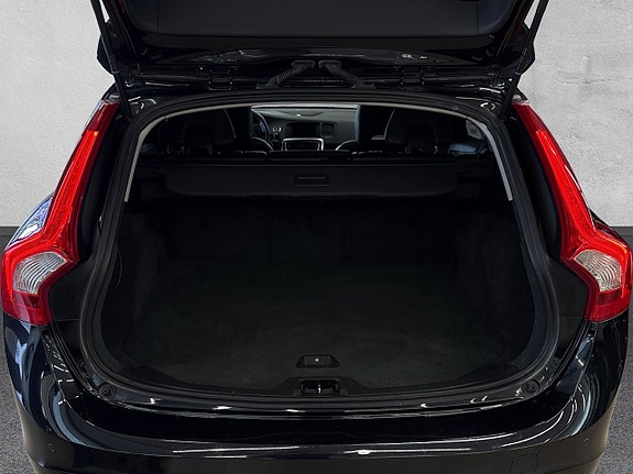 Volvo V60 9 of 30