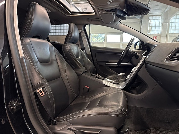 Volvo V60 26 of 30