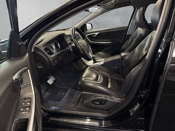 Volvo V60 10 of 30