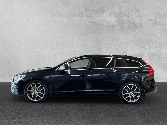 Volvo V60 2 of 30