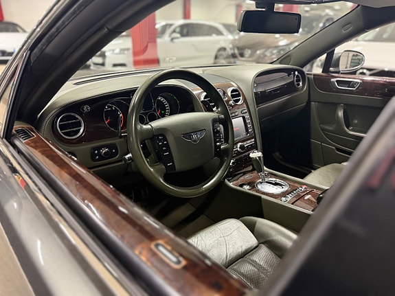 Bentley Continental Flying Spur 14 of 18