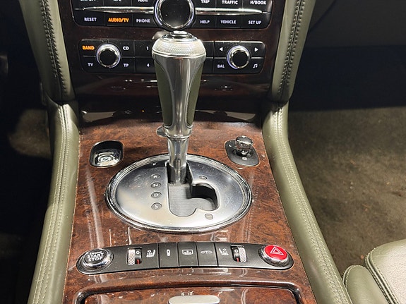 Bentley Continental Flying Spur 18 of 18