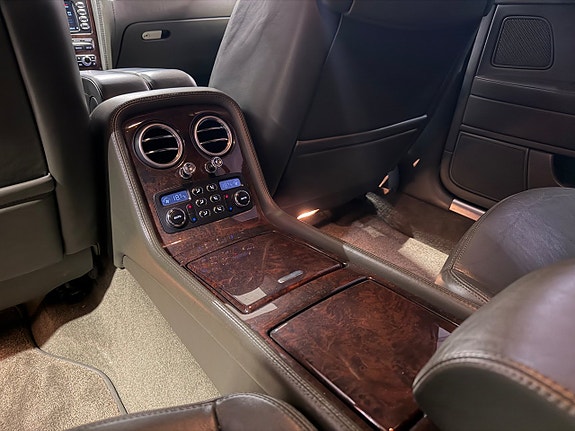 Bentley Continental Flying Spur 11 of 18